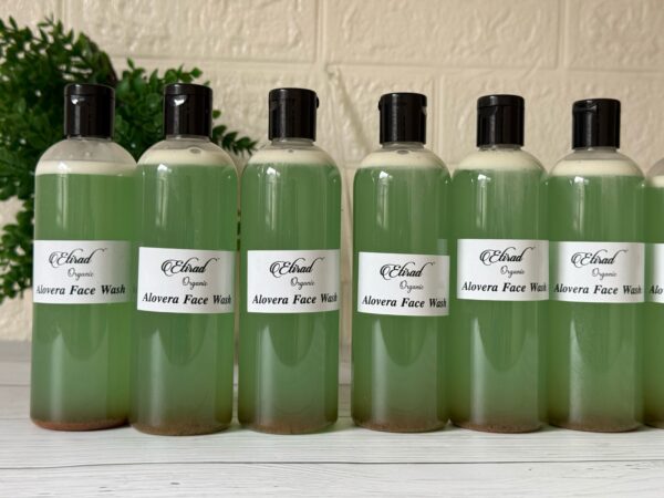 Aloe Vera Walnut Milky Face Wash